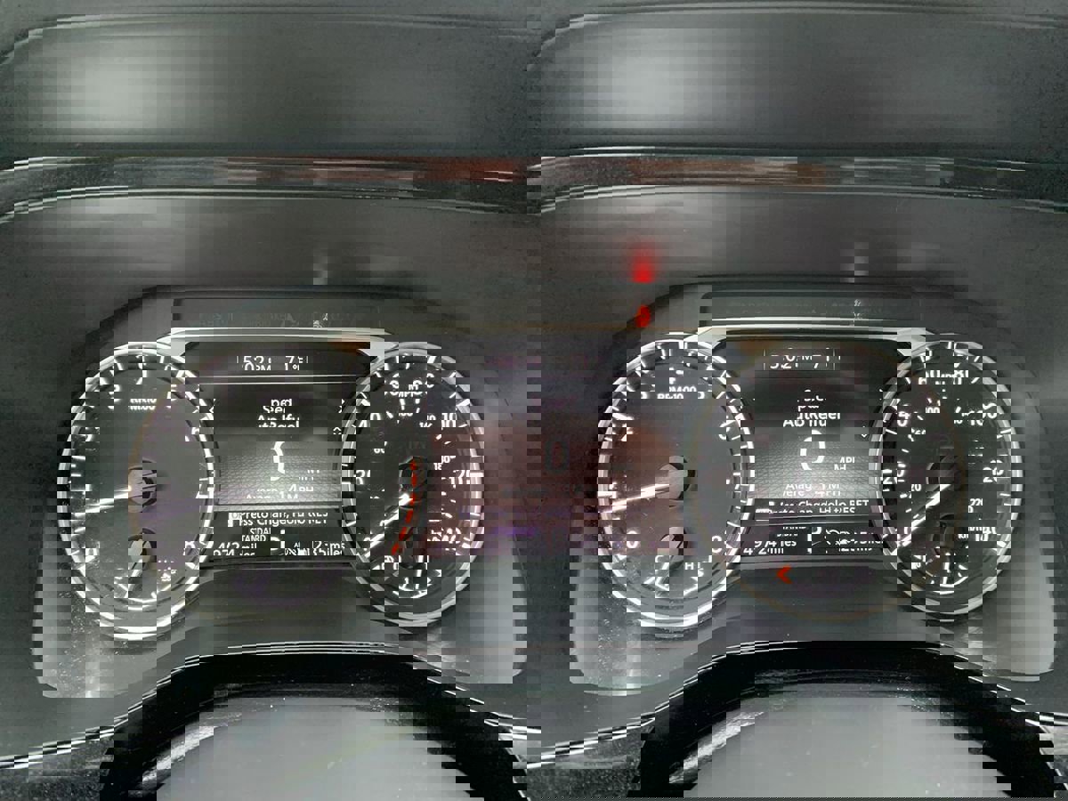 Used 2024 Nissan Pathfinder SV image 19