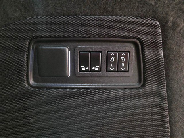 Used 2023 Cadillac Escalade ESV Sport Platinum w/ LPO, ONYX Package image 80