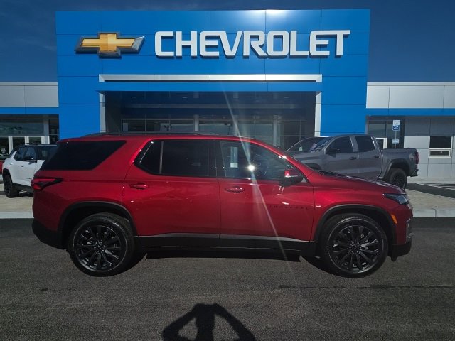 Used 2023 Chevrolet Traverse RS w/ LPO, Floor Liner Package image 3