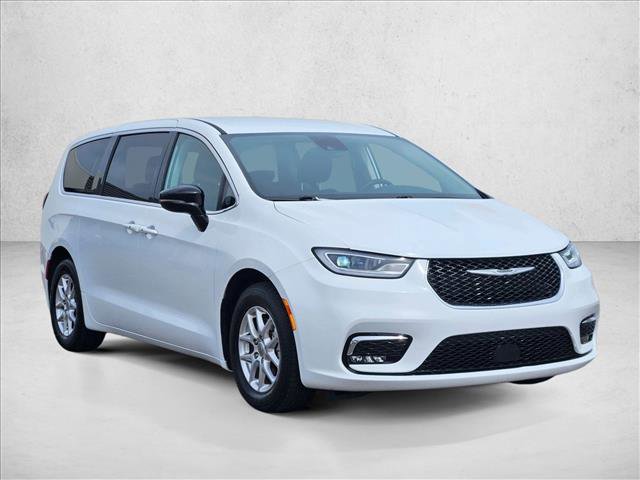 Used 2024 Chrysler Pacifica Touring-L FWD video 3