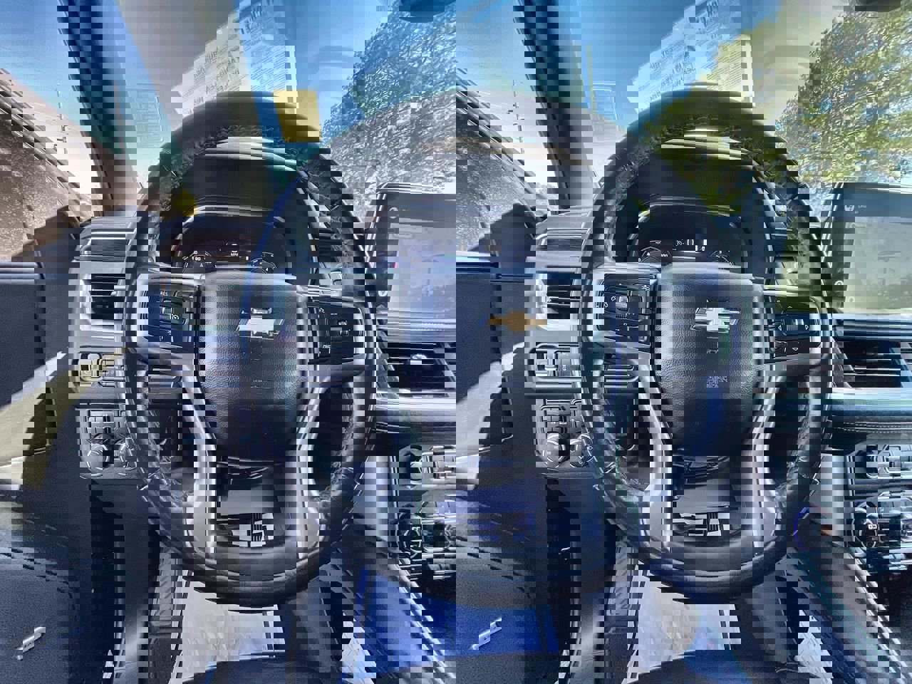 Used 2022 Chevrolet Suburban LT image 11