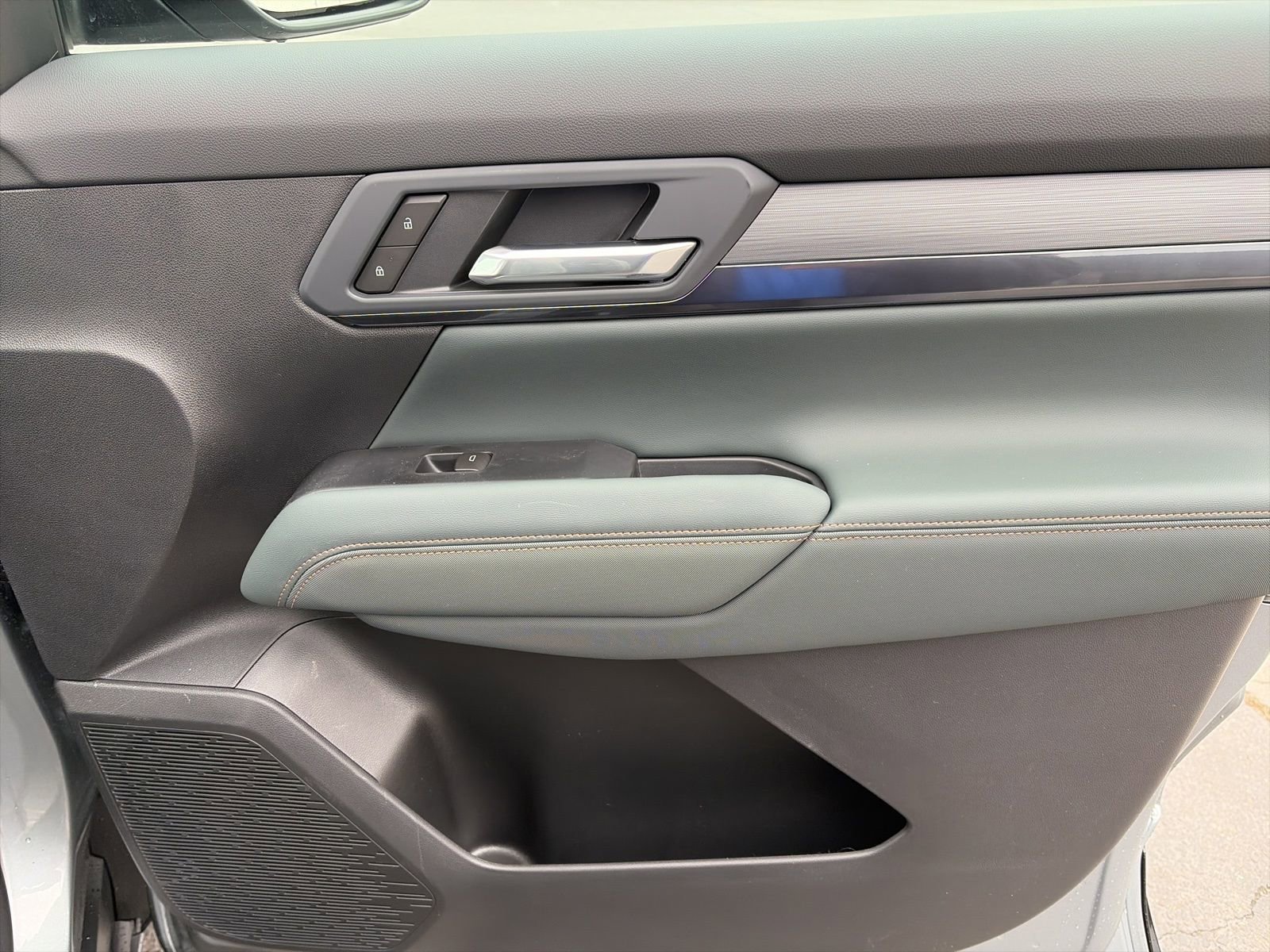 New 2026 GMC Terrain AT4 w/ Convenience Package III image 26