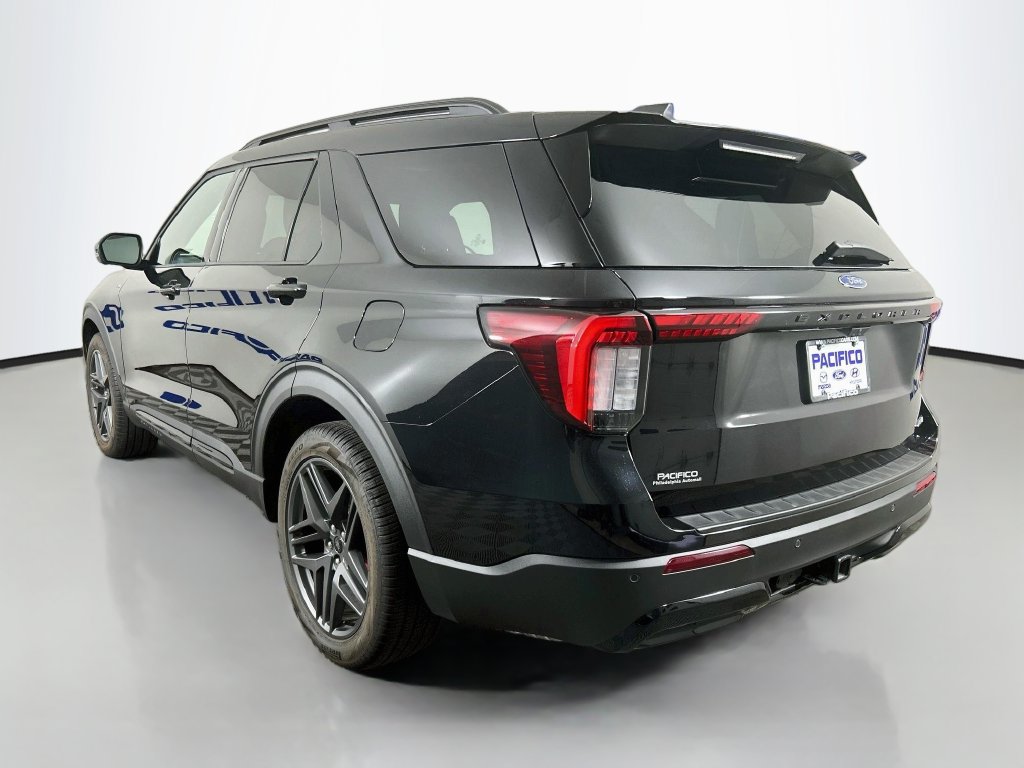 Used 2026 Ford Explorer ST-Line w/ ST-Line Street Pack AWD/4WD image 7