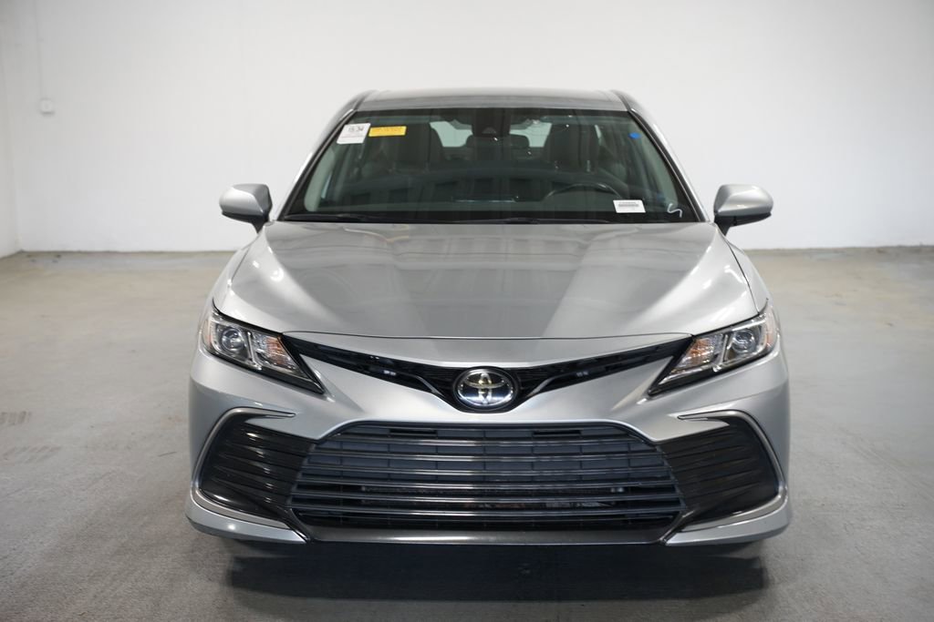 Used 2022 Toyota Camry LE FWD image 2