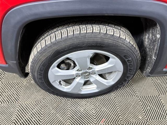 Used 2019 Jeep Compass Latitude image 10