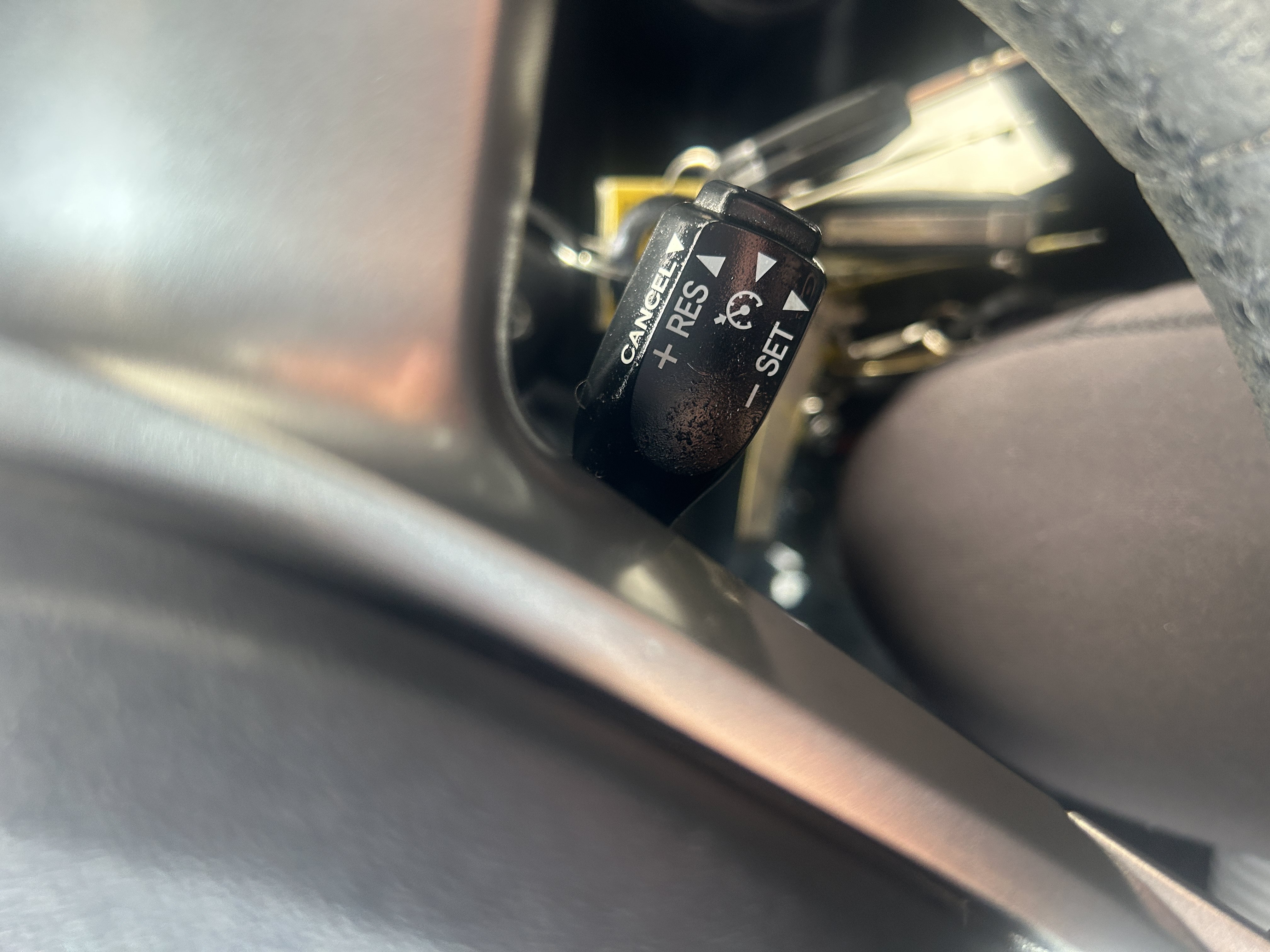 Used 2014 Scion tC FWD image 31