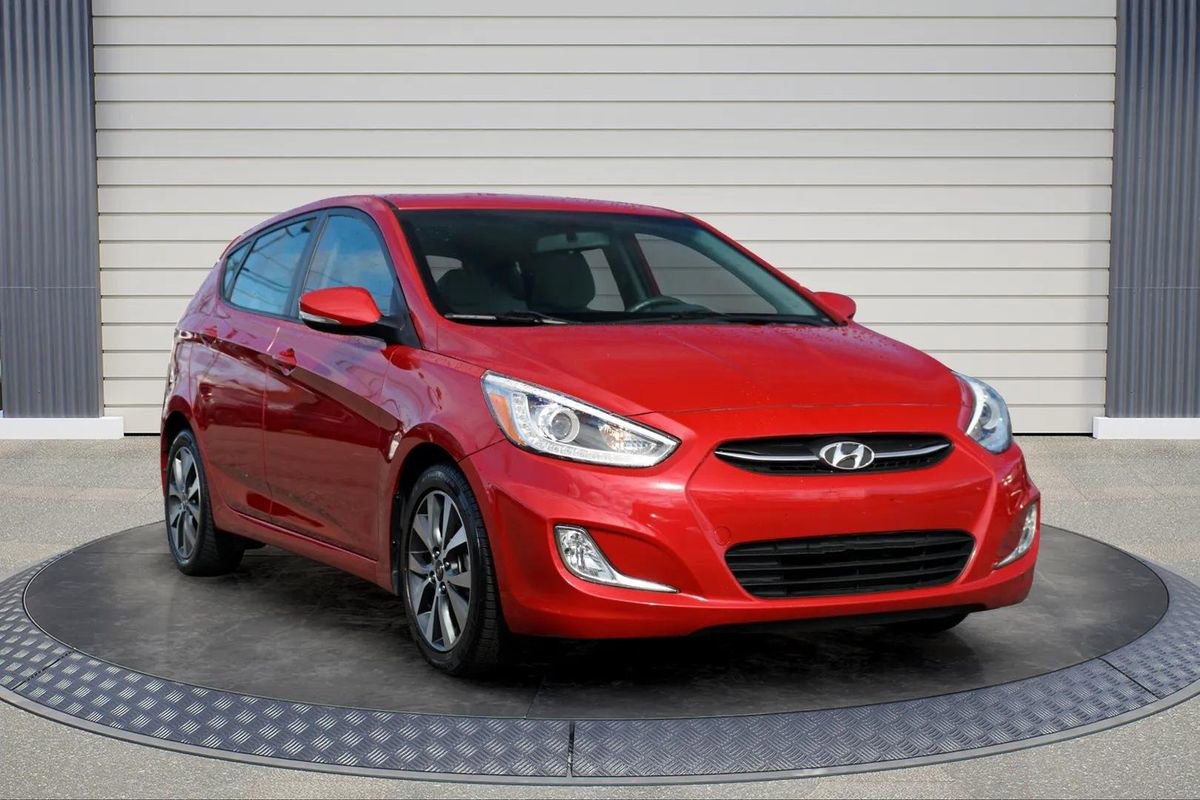 Used 2015 Hyundai Accent Sport image 1