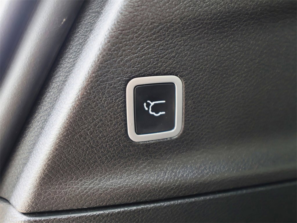 Used 2019 Chrysler Pacifica Touring-L Plus w/ S Appearance Package image 11