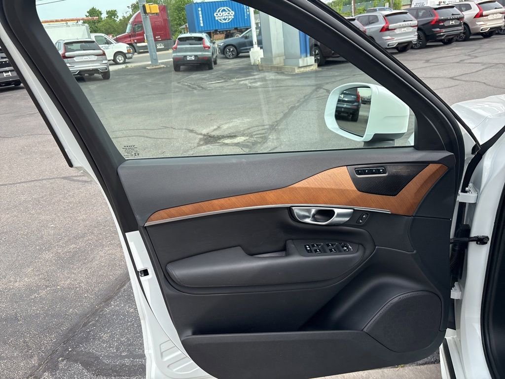 Certified 2023 Volvo XC90 B6 Plus w/ Protection Package Premier AWD/4WD image 11