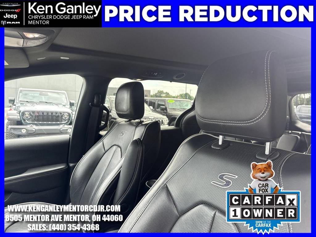 Certified 2025 Chrysler Pacifica Limited FWD image 22