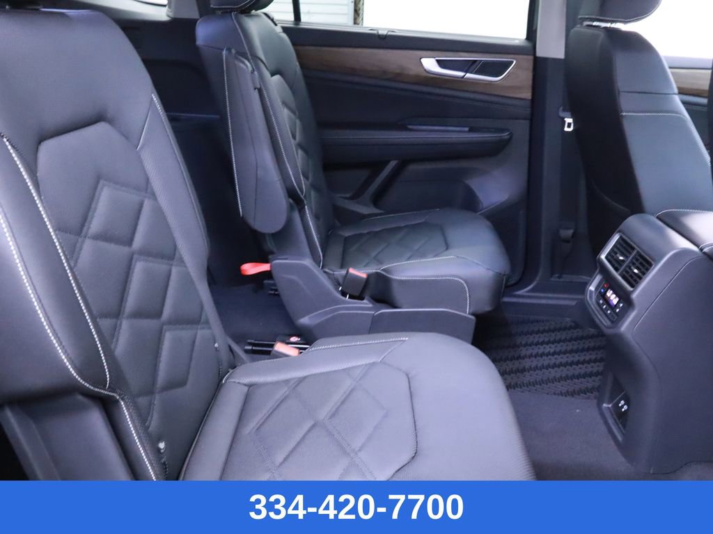 New 2025 Volkswagen Atlas SE w/ Black Wheel Package image 23