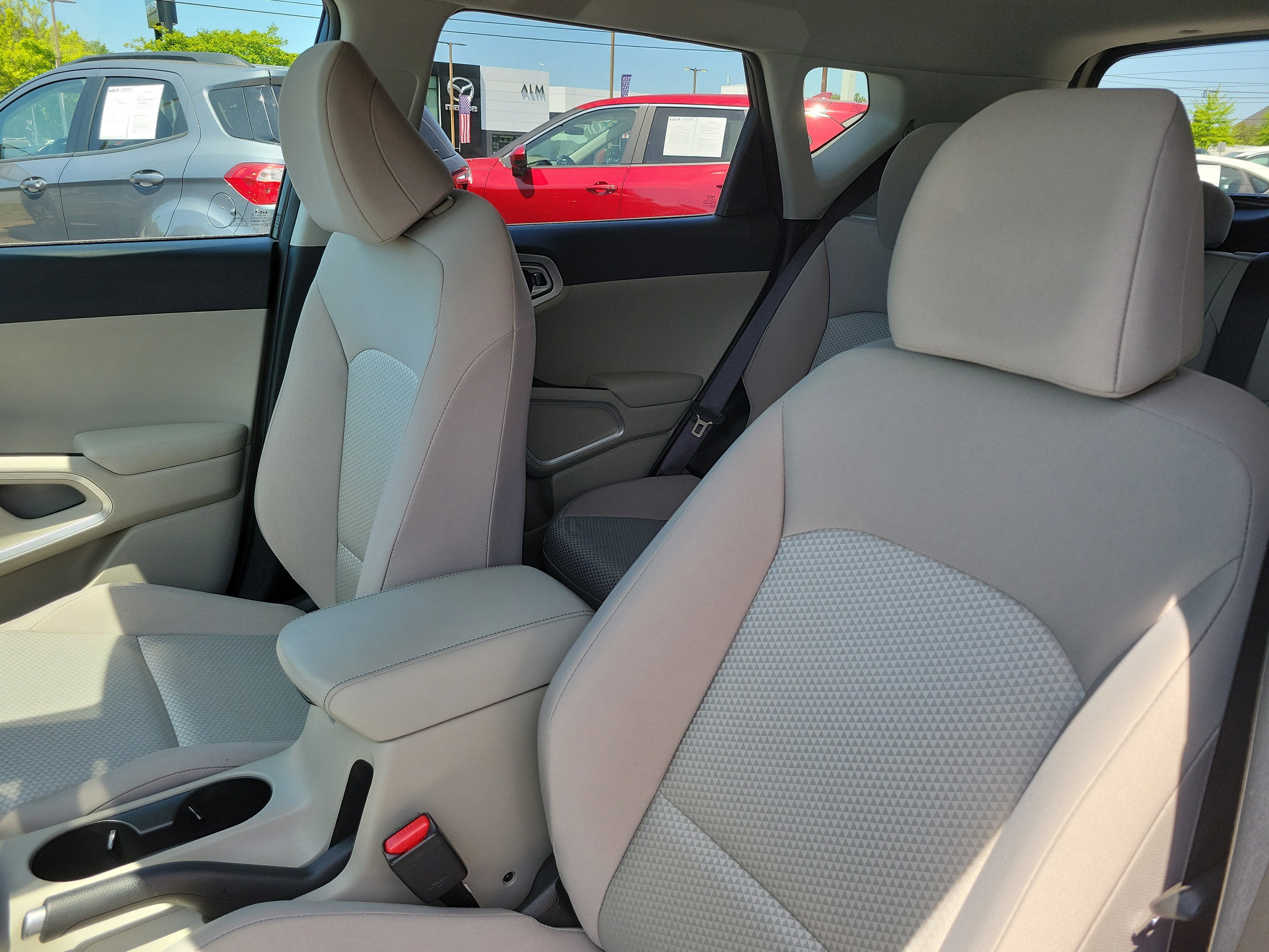 Used 2025 Kia Soul LX FWD image 16