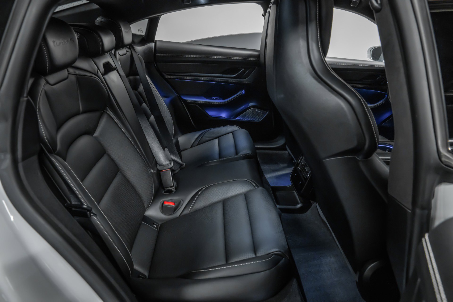 Used 2022 Porsche Taycan Turbo S image 27