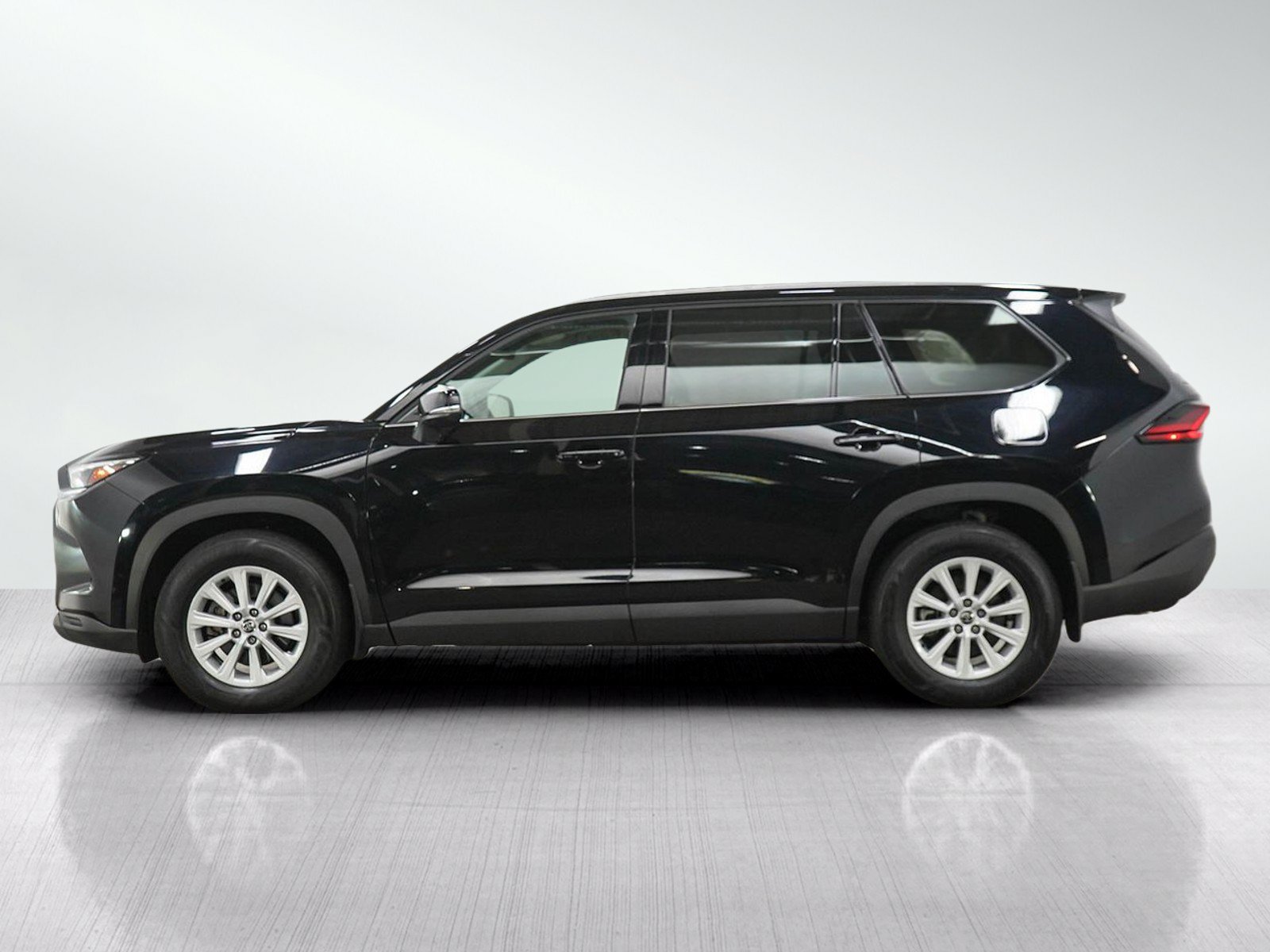 Used 2025 Toyota Grand Highlander AWD image 2