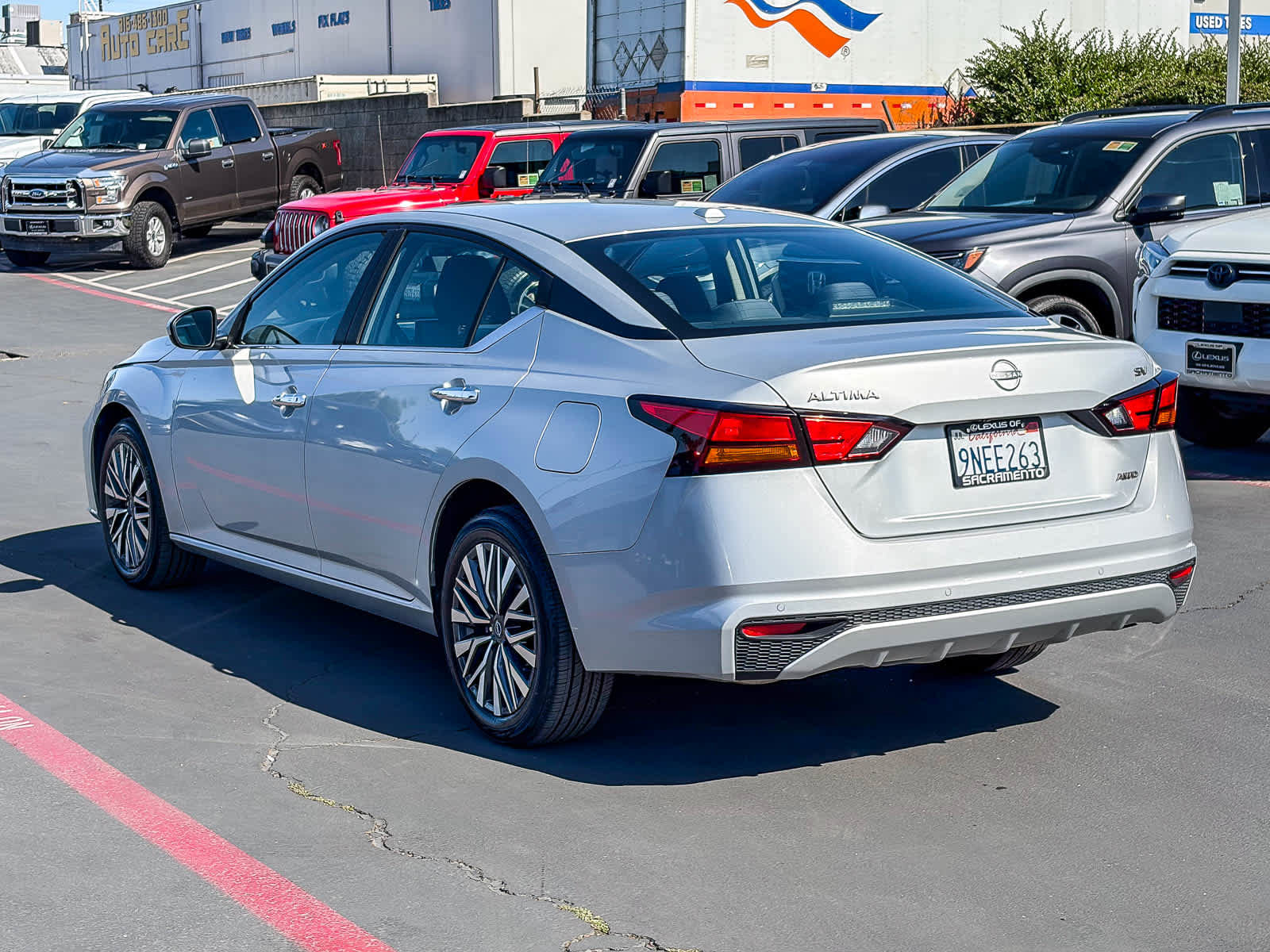 Used 2023 Nissan Altima 2.5 SV AWD/4WD image 2