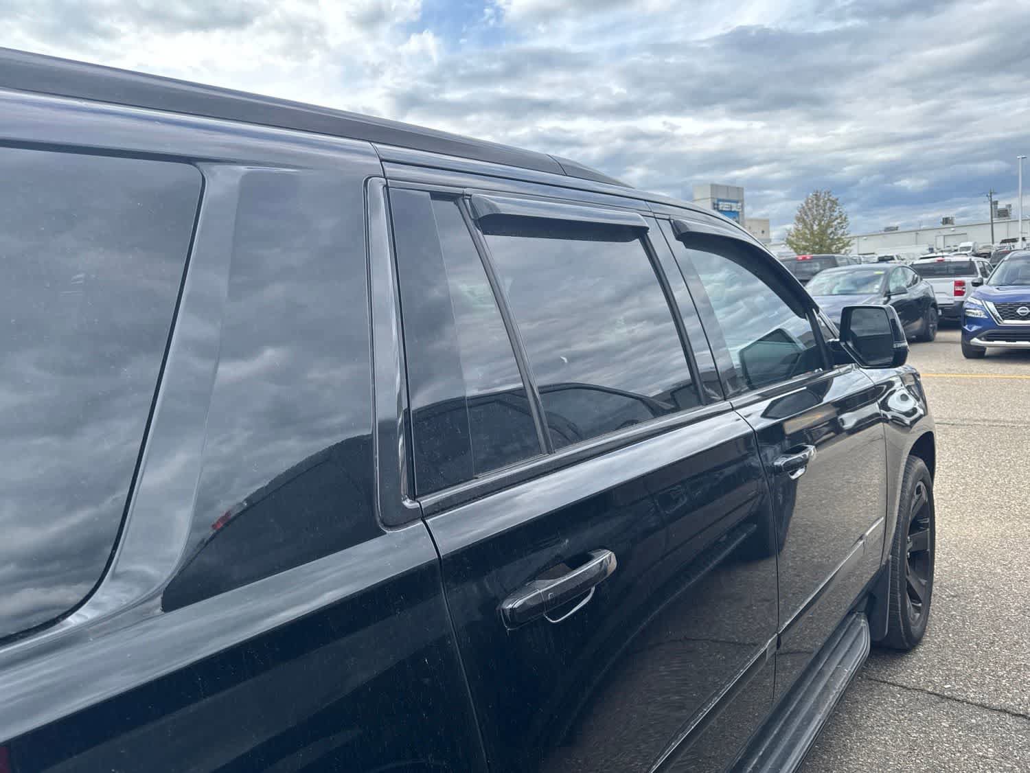 Used 2016 Cadillac Escalade Luxury AWD/4WD image 25