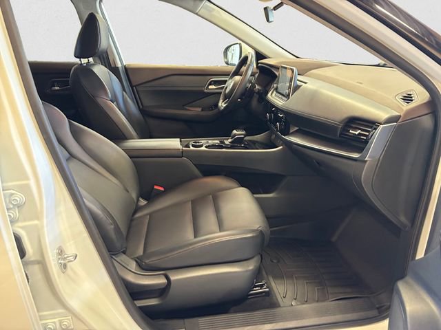 Used 2021 Nissan Rogue SV w/ Premium Package image 15