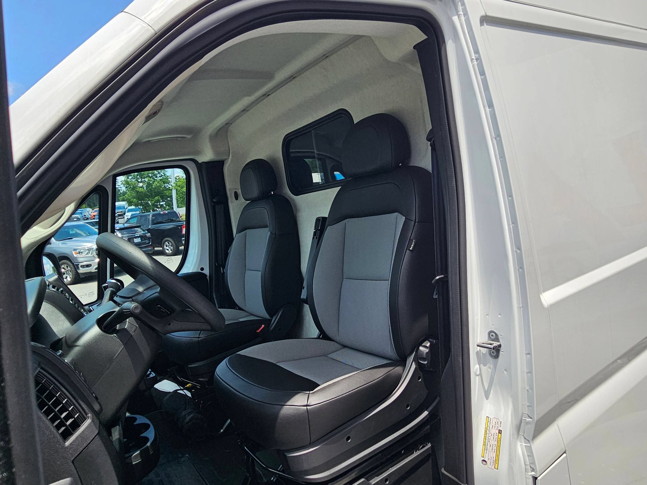 New 2026 RAM ProMaster 1500 w/ Convenience Group FWD image 21