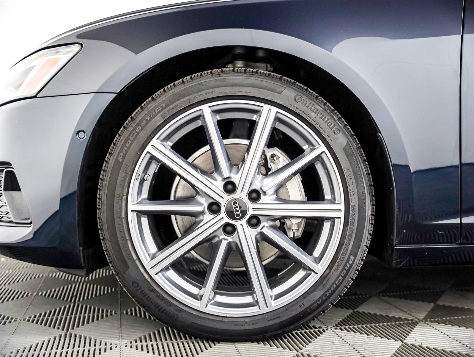 Certified 2025 Audi A6 Premium Plus w/ Premium Plus Package AWD/4WD image 4