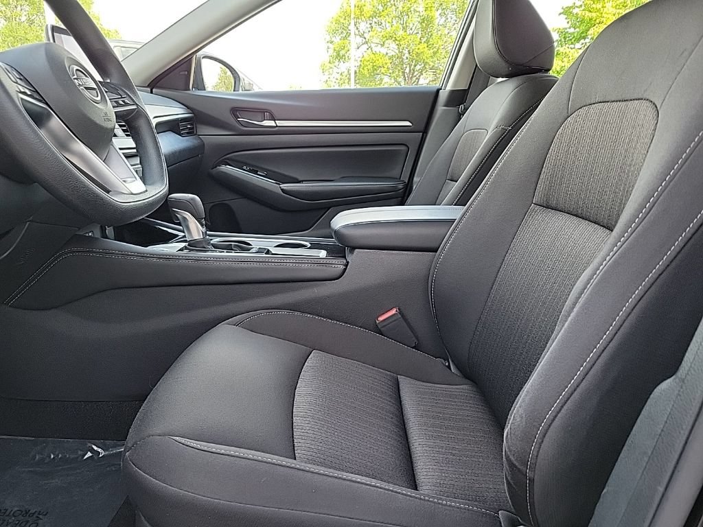 Used 2023 Nissan Altima 2.5 SV FWD image 11