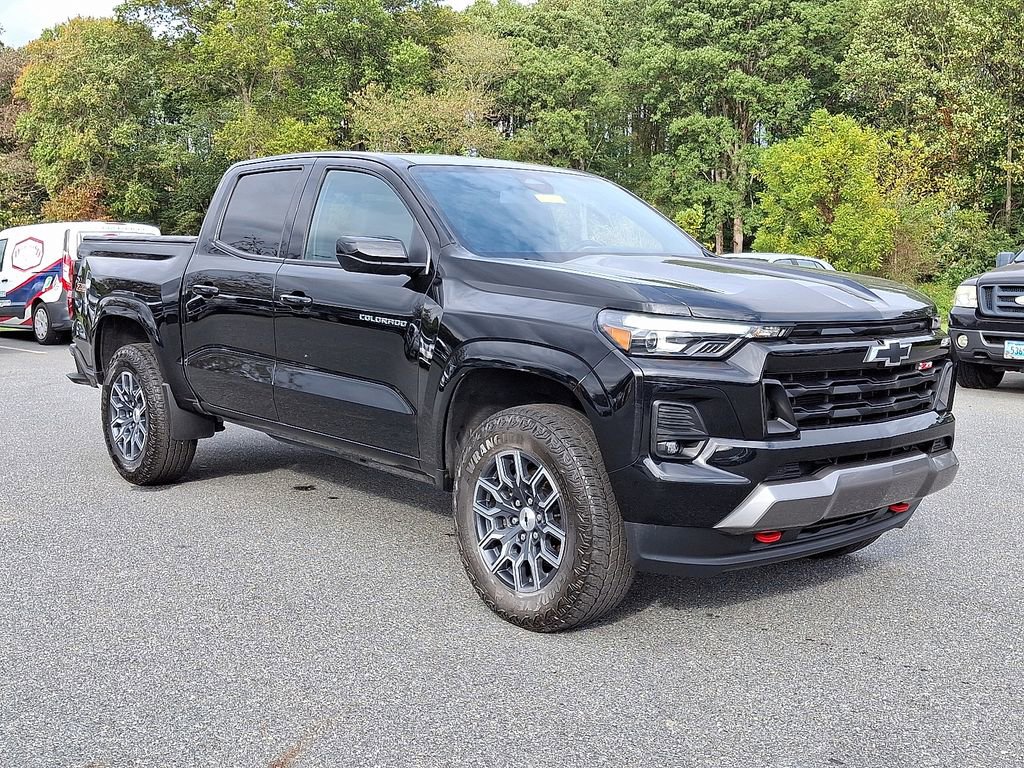 Used 2024 Chevrolet Colorado Z71 image 1