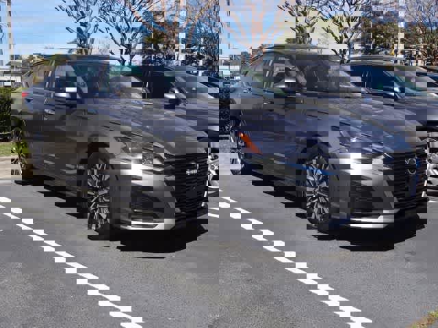 Used 2023 Nissan Altima 2.5 SV image 3