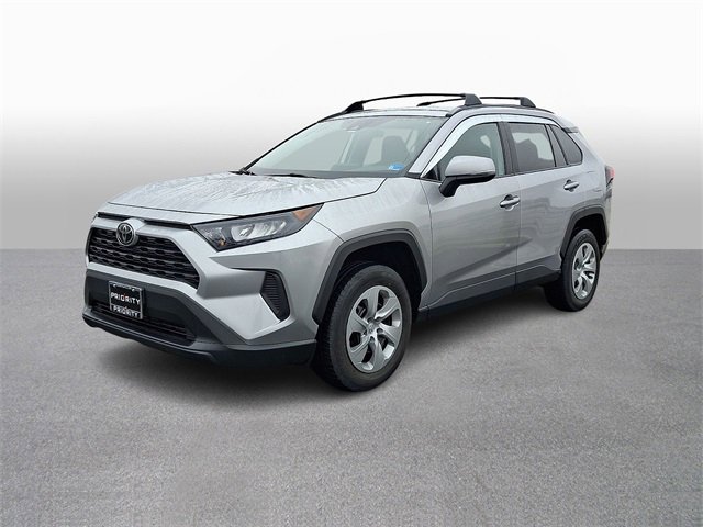 Used 2021 Toyota RAV4 LE image 1