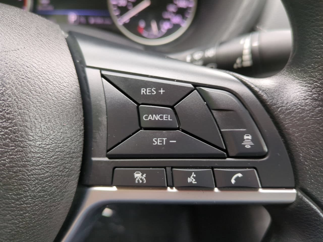 Used 2025 Nissan Sentra SV FWD image 23
