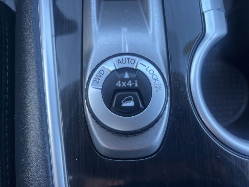 Used 2019 Nissan Pathfinder SV AWD/4WD image 22