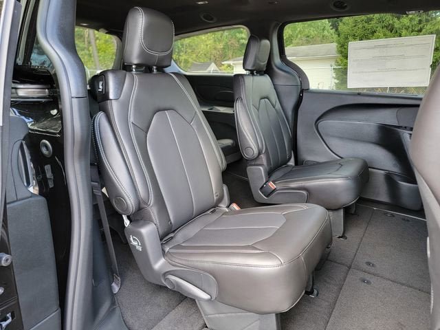 New 2026 Chrysler Pacifica Select w/ S Appearance Package AWD/4WD image 23
