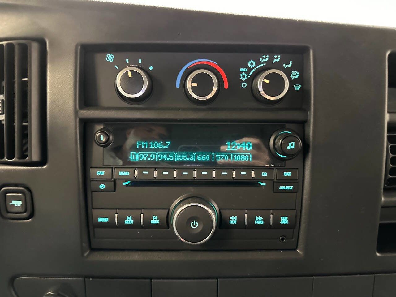 Used 2012 Chevrolet Express 3500 image 12