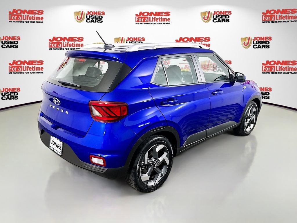 Certified 2023 Hyundai Venue Limited w/ Cargo Package image 17