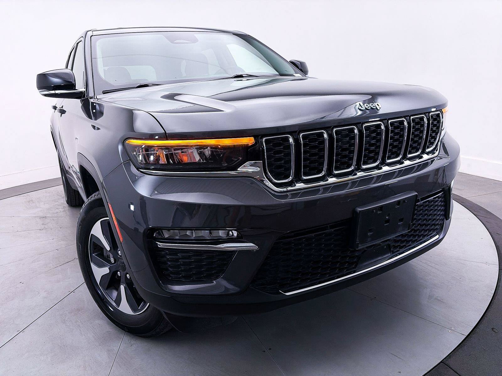 Used 2022 Jeep Grand Cherokee Limited 4xe AWD/4WD image 3
