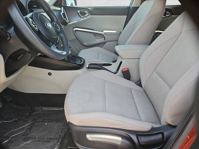 Used 2020 Kia Soul S FWD image 21
