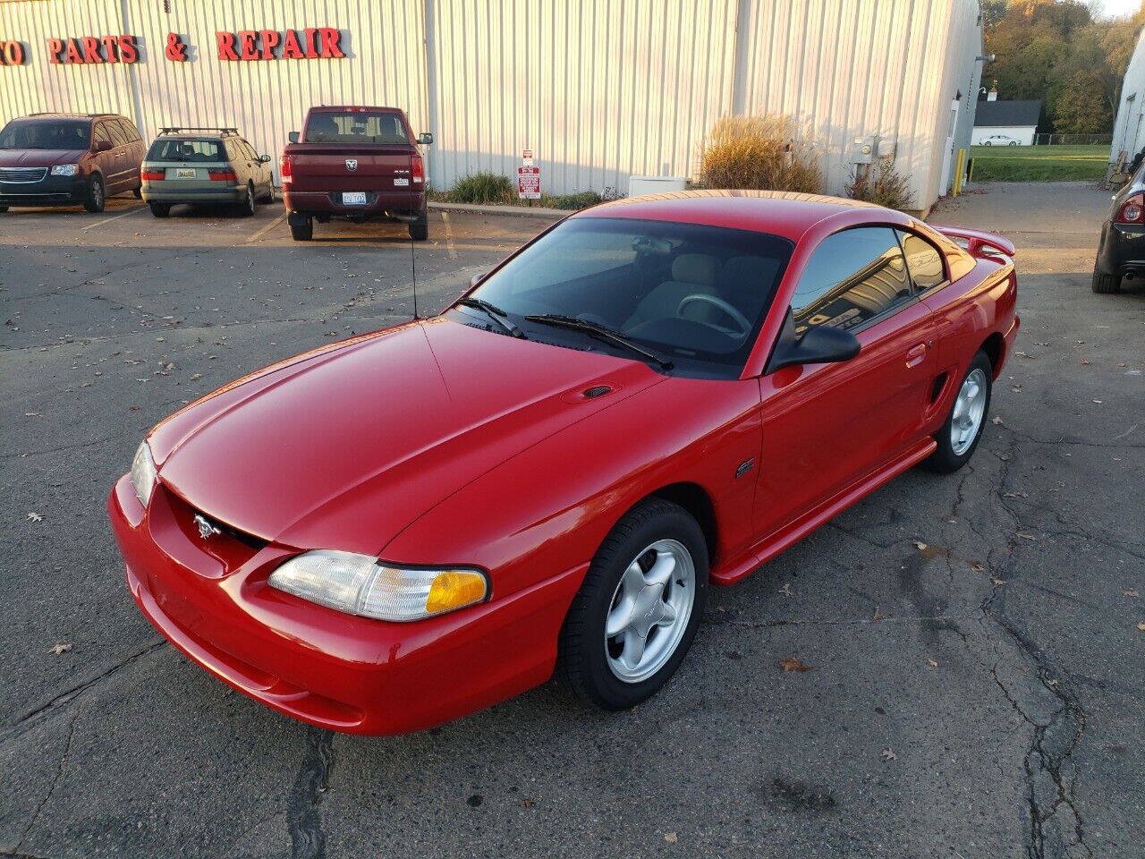 Used 1994 Ford Mustang GT RWD image 4