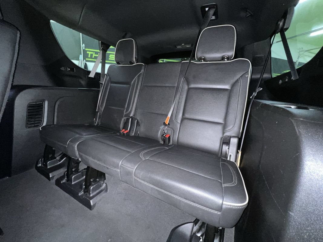 Used 2022 Chevrolet Suburban Premier AWD/4WD image 28