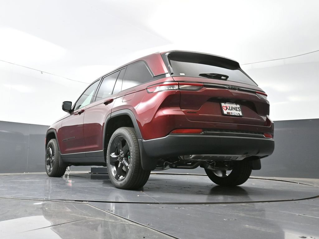 New 2025 Jeep Grand Cherokee Altitude w/ Trailer Tow Package image 52