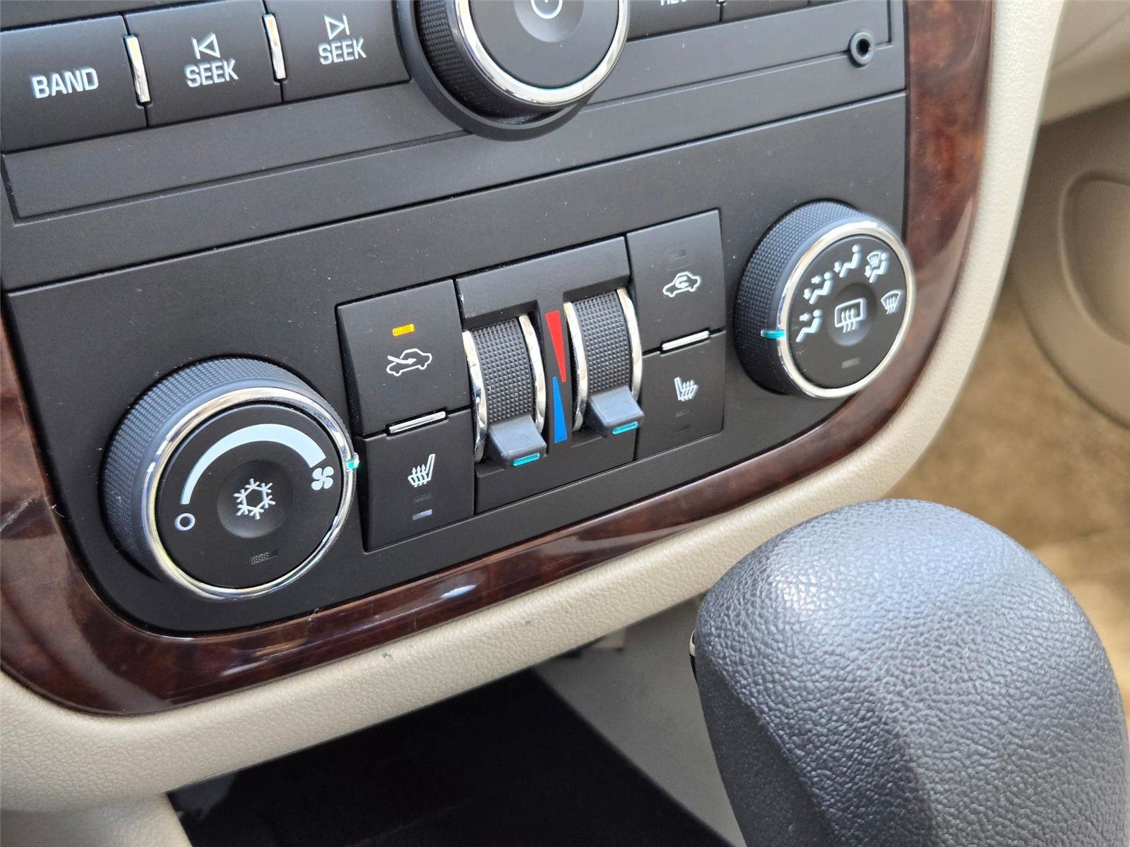 Used 2011 Chevrolet Impala LT w/ Luxury Edition Package FWD image 19