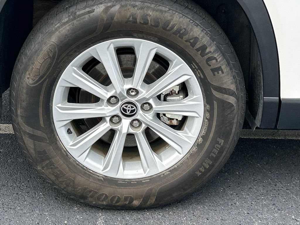 Used 2024 Toyota Grand Highlander XLE FWD image 8