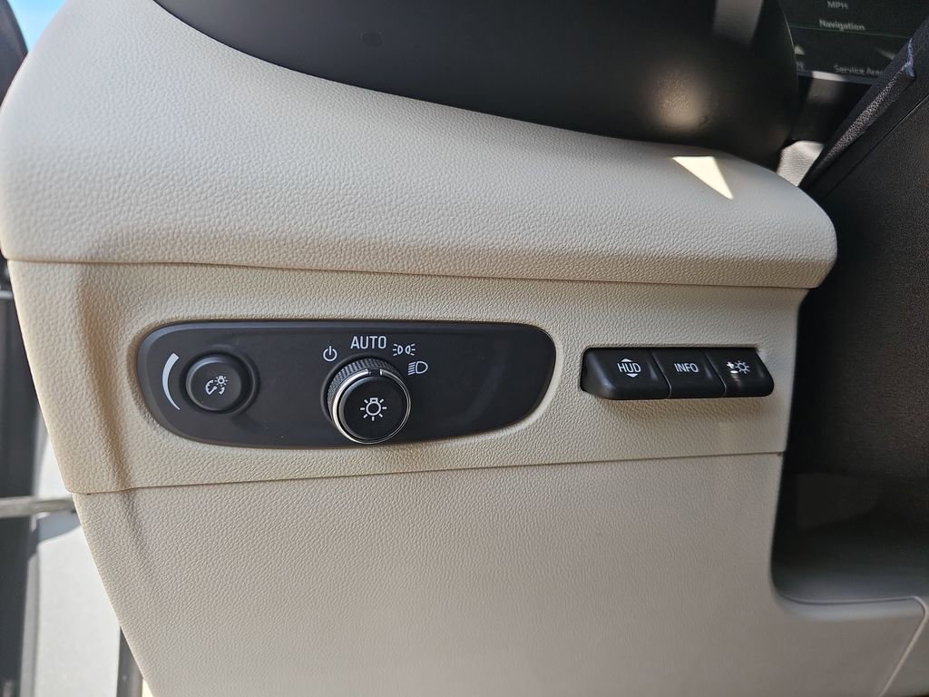 Used 2023 Buick Envision Avenir image 25
