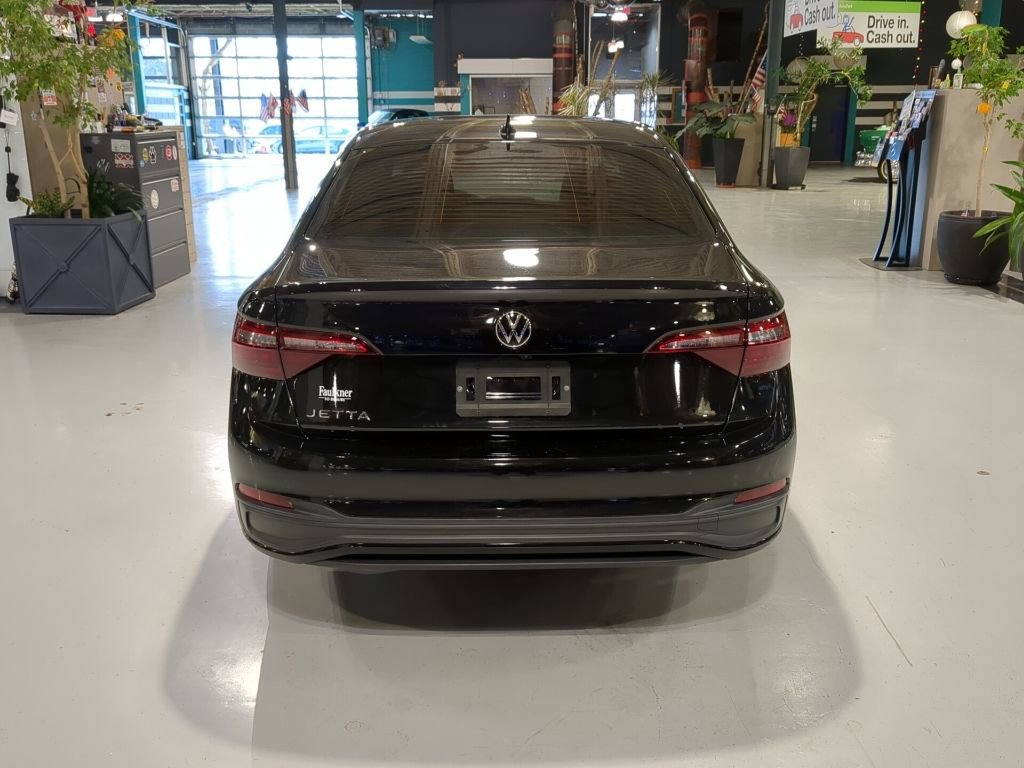 Used 2024 Volkswagen Jetta Sport image 7