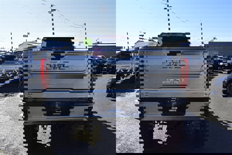 Used 2024 GMC Sierra 3500 Denali Ultimate image 3