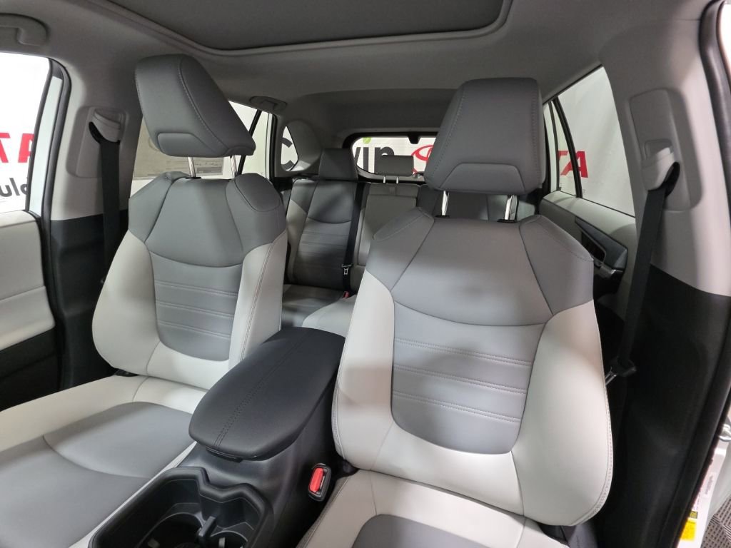 Used 2025 Toyota RAV4 XLE Premium image 24