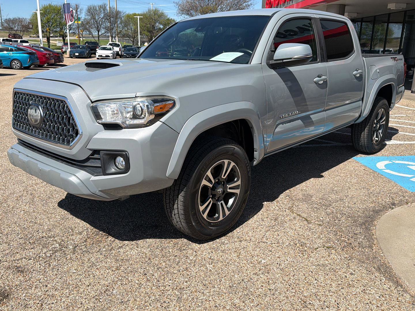 Used 2019 Toyota Tacoma TRD Sport w/ Technology Package image 7