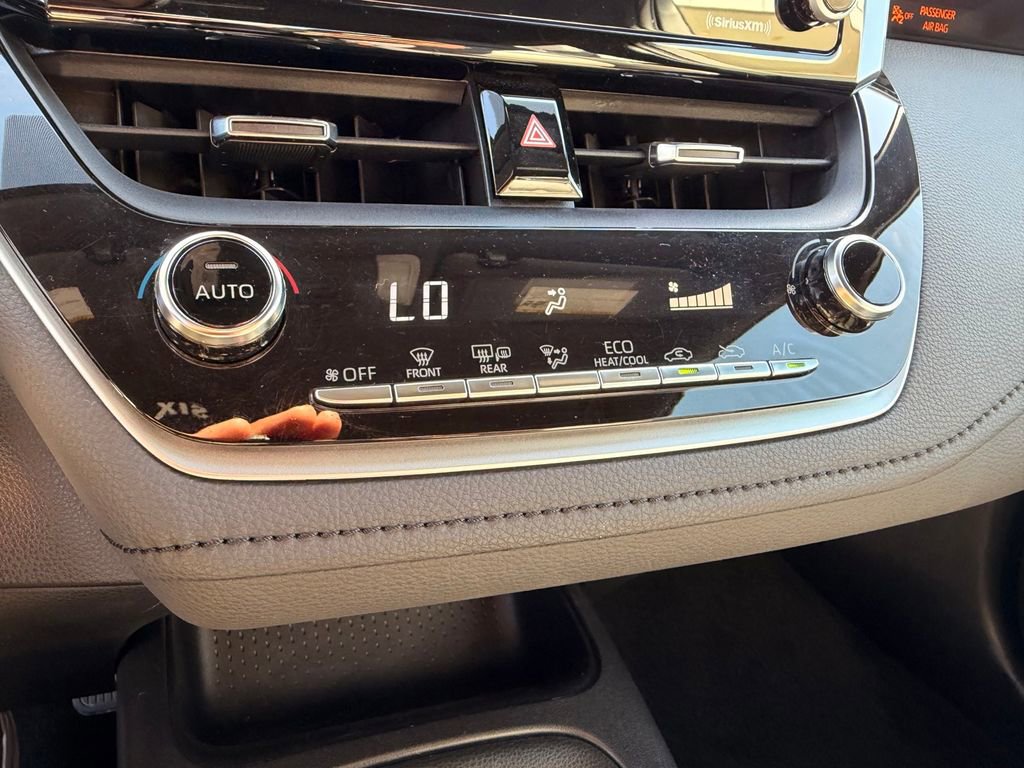 Used 2022 Toyota Corolla SE image 18