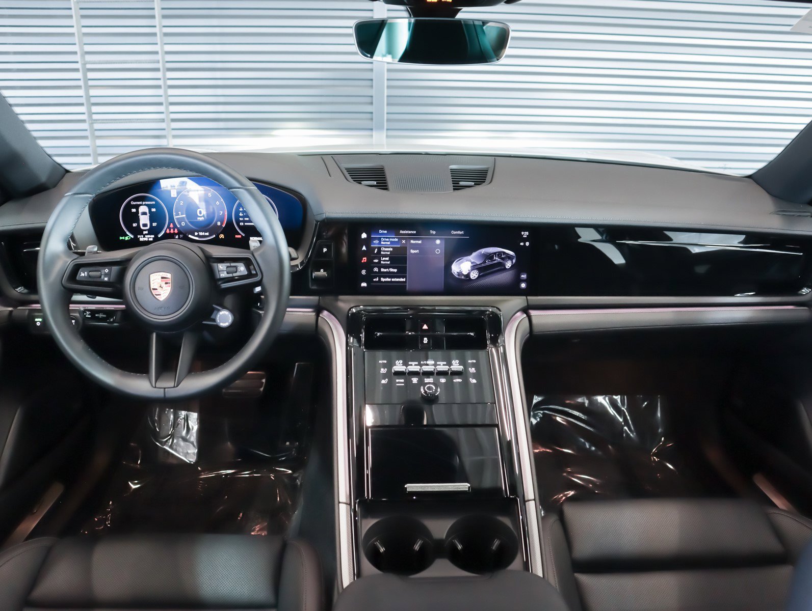 Certified 2025 Porsche Panamera 4 image 15