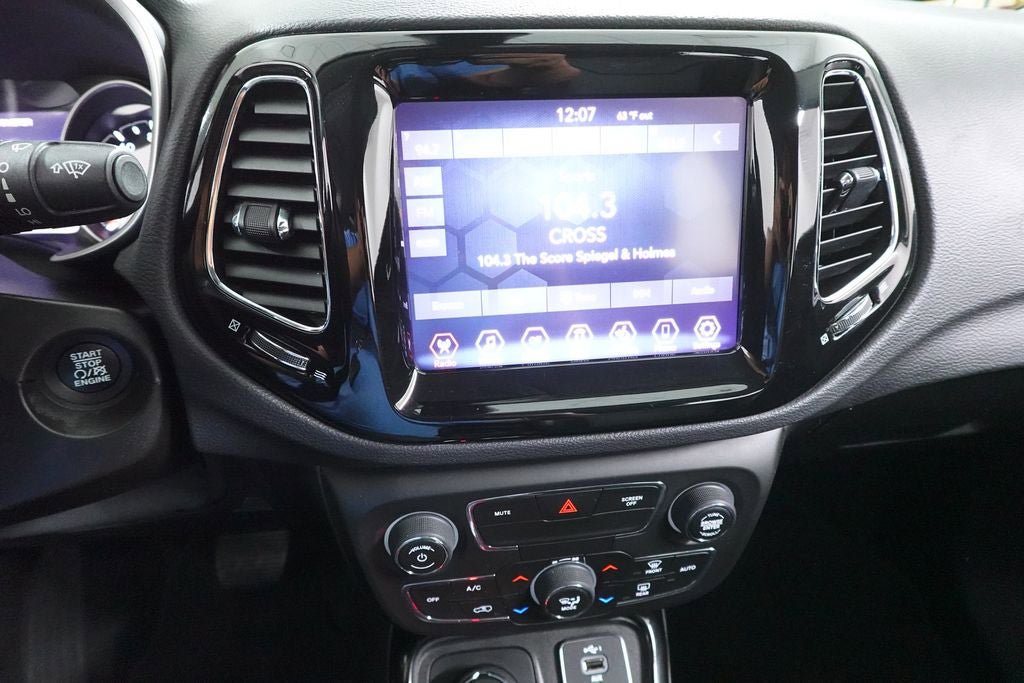 Used 2020 Jeep Compass Limited image 23