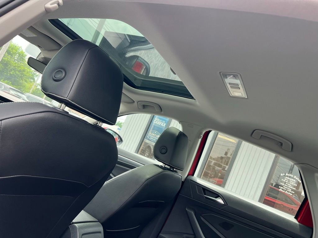 Used 2024 Volkswagen Jetta SE w/ Panoramic Sunroof Package image 20