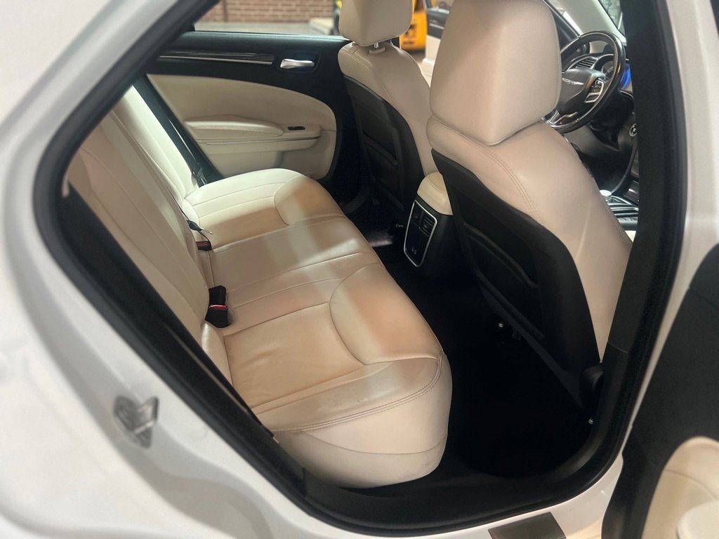 Used 2019 Chrysler 300 Touring L w/ Quick Order Package 22F image 19