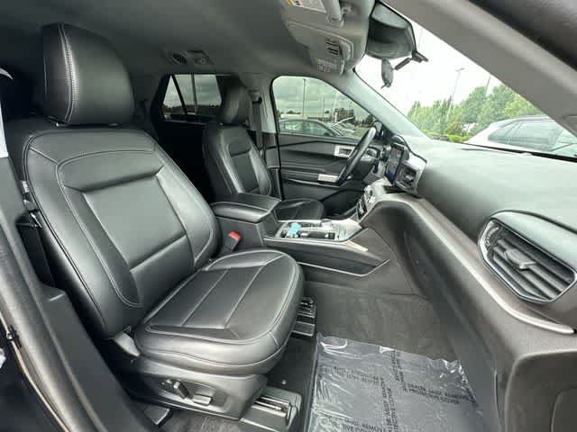 Used 2023 Ford Explorer XLT w/ Equipment Group 202A AWD/4WD image 21